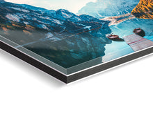 Lade das Bild in den Galerie-Viewer, Wandbild Gallery-Print: Lake Bergsee im Indian Summer mit Steg und zwei Ruderbooten im Bergpanorama
